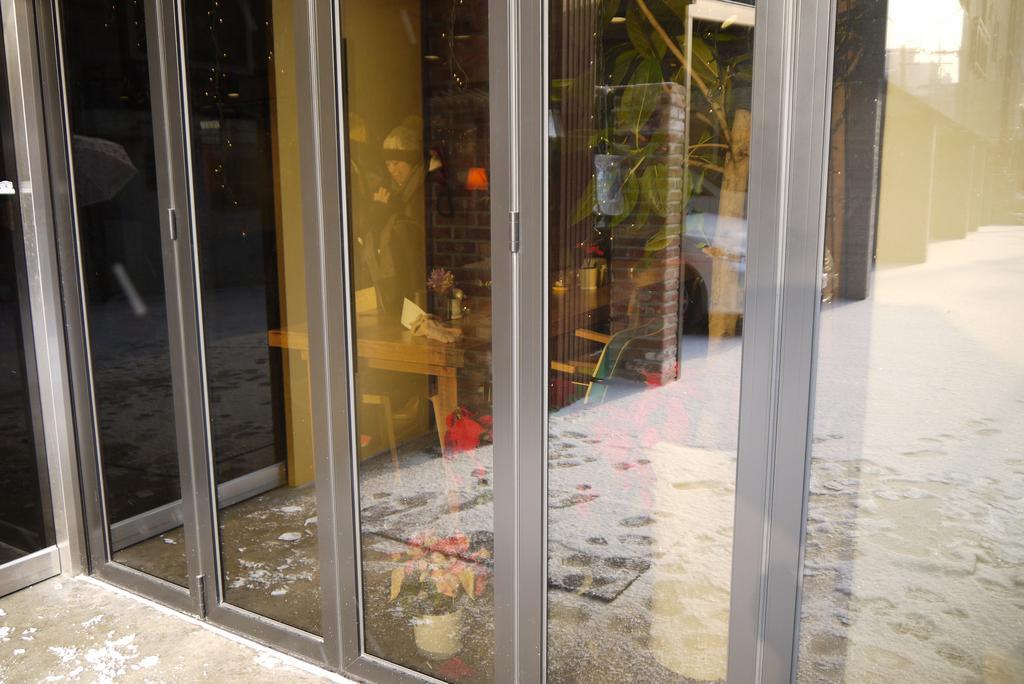 Lee & No Guesthouse Hongdae Seul Exterior foto
