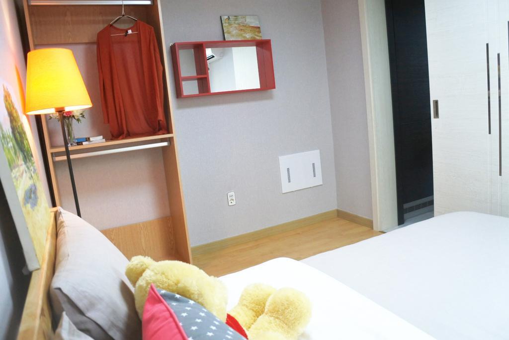 Lee & No Guesthouse Hongdae Seul Exterior foto